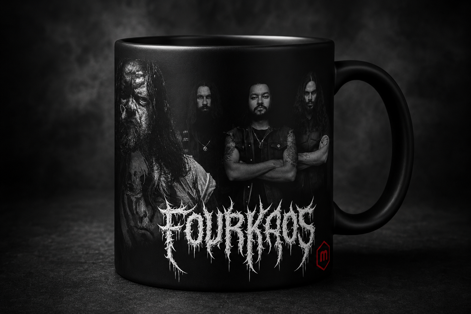 Caneca Memora Fourkaos #1 preta, primeira arte